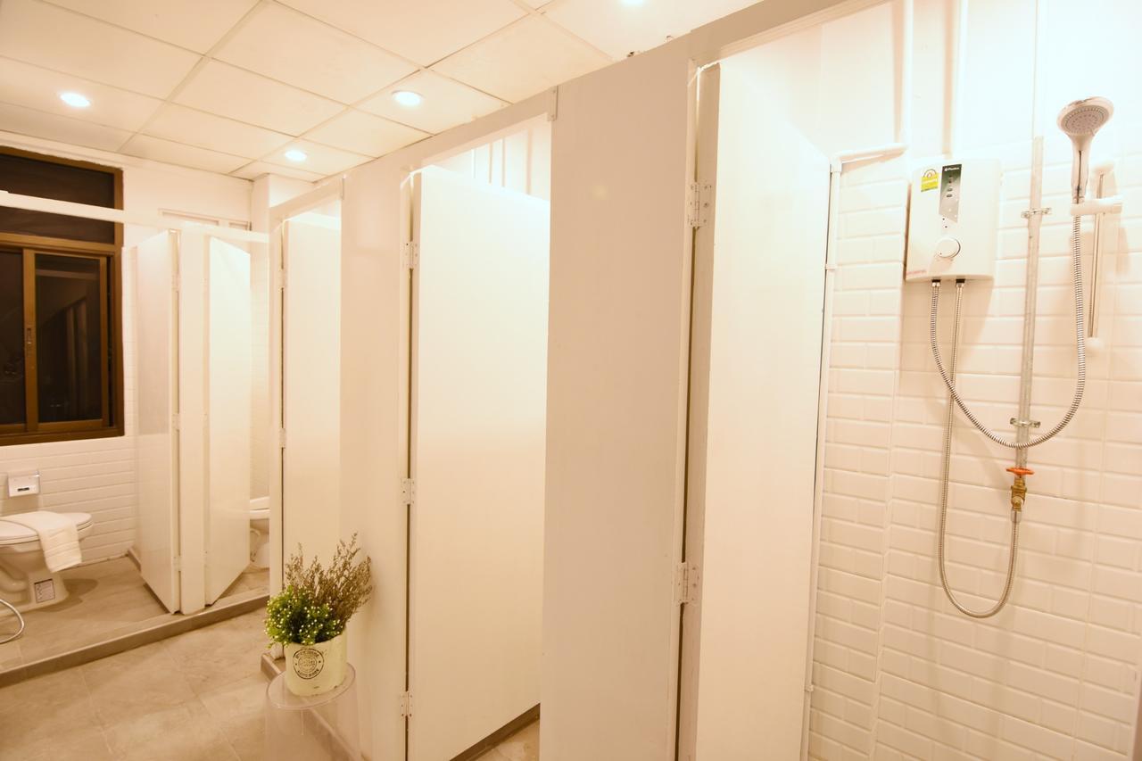 בנגקוק Yellow Mango Hostel מראה חיצוני תמונה